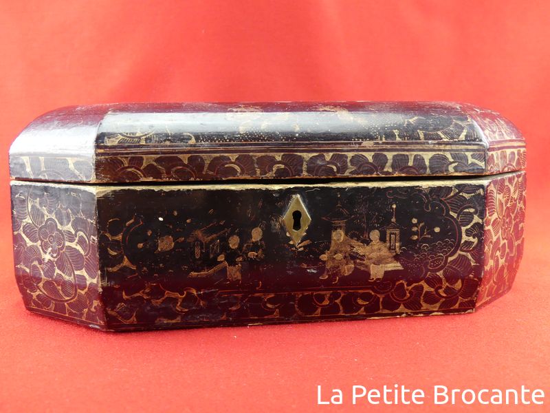 Attache ceinture arriere droit MERCEDES CLASSE A 176 Attache ceinture arriere droit MERCEDES CLASSE A 176