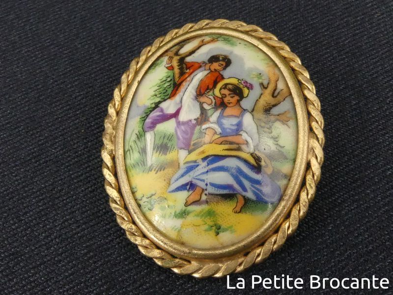 Broche Médaillon Ancienne Limoges - Porcelaine De Limoges Scène Galante - French Brooch