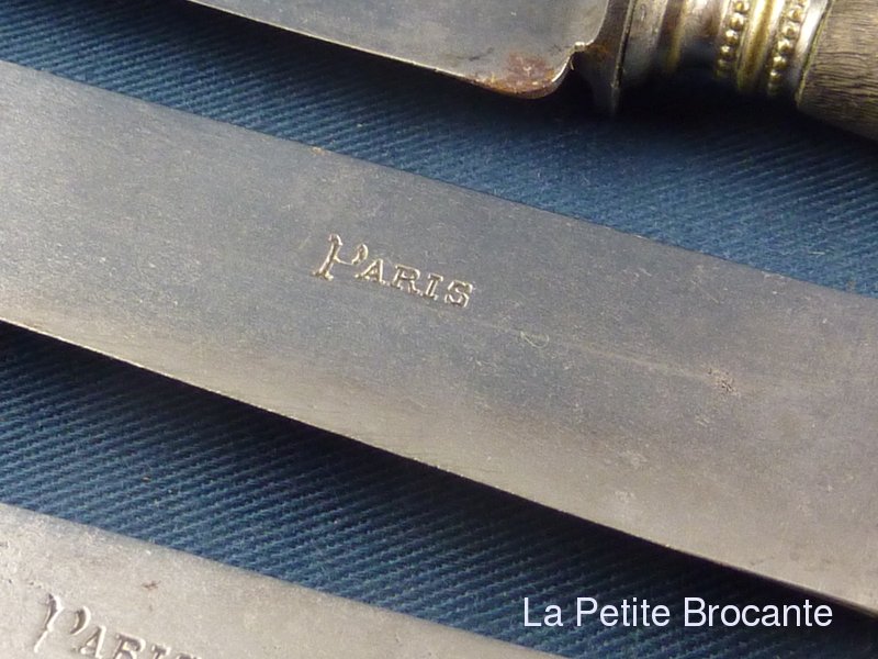 Lot De 6 Couteaux De Table Anciens - Acier Inox Et Manches Bakélite