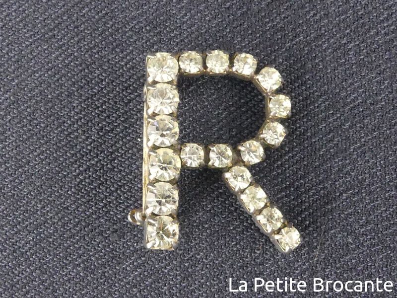 broche 4 lettres