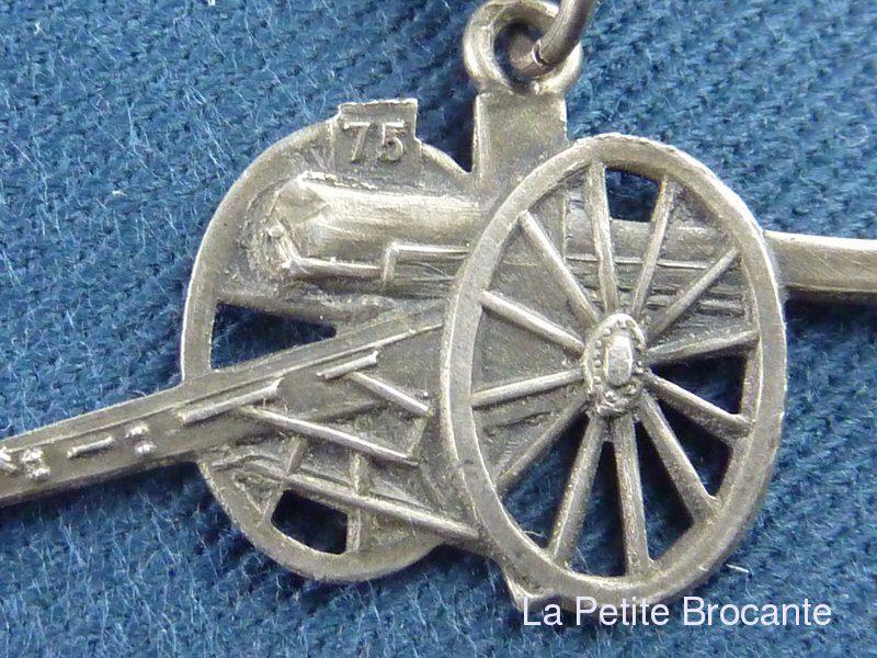 EDWARDS & SONS BROCHE - ÉPINGLE DE CRAVATE EN OR JAUNE ET ARGENT, DIAMENTS ET SAPHIR, FIN DU