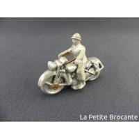 ancien_jouet_motard_en_aluminium_1