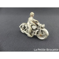 ancien_jouet_motard_en_aluminium_4