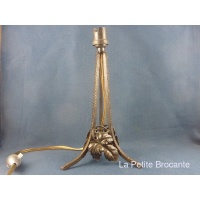 ancien_pied_de_lampe_de_chevet_en_fer_2