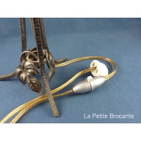 ancien_pied_de_lampe_de_chevet_en_fer_9