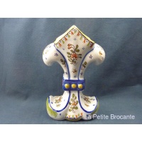 bouquetire_fleur_de_lys_en_faence_de_desvres_go_martel_1