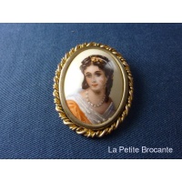 broche_en_porcelaine_de_limoges_portrait_de_jeune_femme_1