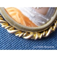 broche_en_porcelaine_de_limoges_portrait_de_jeune_femme_3