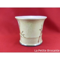 cache_pot_en_cramique_craquele__dcor_de_perroquets_2