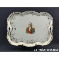 capodimonte_plateau_en_porcelaine__leffigie_du_marchal_lefbvre_1