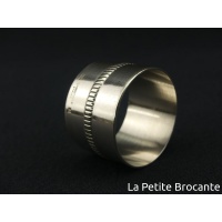christofle_rond_de_serviette_en_mtal_argent_grav_magalie_3