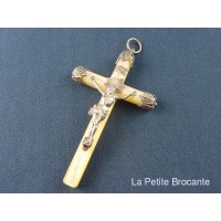 croix_de_baptme_en_nacre_et_argent_1