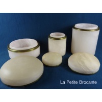 garniture_de_toilette_en_albtre_2