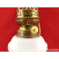 lampe__ptrole_en_porcelaine_monte_en_lampe_7