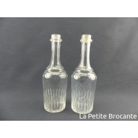 paire_de_carafes_anciennes_forme_bouteilles_1