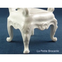 paire_de_fauteuils_botes_miniatures_en_porcelaine_6