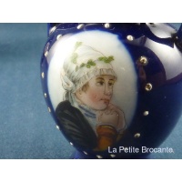 paire_de_vases_miniatures__dcor_de_portrait_en_mdaillon_3