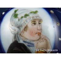 paire_de_vases_miniatures__dcor_de_portrait_en_mdaillon_4