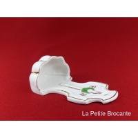 petit_bnitier_en_porcelaine_allemande_4