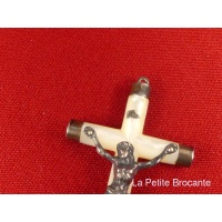 petite_croix_de_communion_en_nacre_et_argent_2