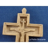 petite_croix_en_bois_sculpt_2