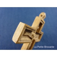 petite_croix_en_bois_sculpt_9