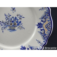 plat_en_faence_dcor_au_panier_fleuri_4