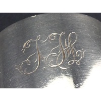 rond_de_serviette_en_mtal_argent_monogramme_jh_4